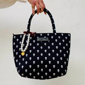 EUC Betsey Johnson Insulated Mini Skulls Black & White Tote Bag / Whimsigoth